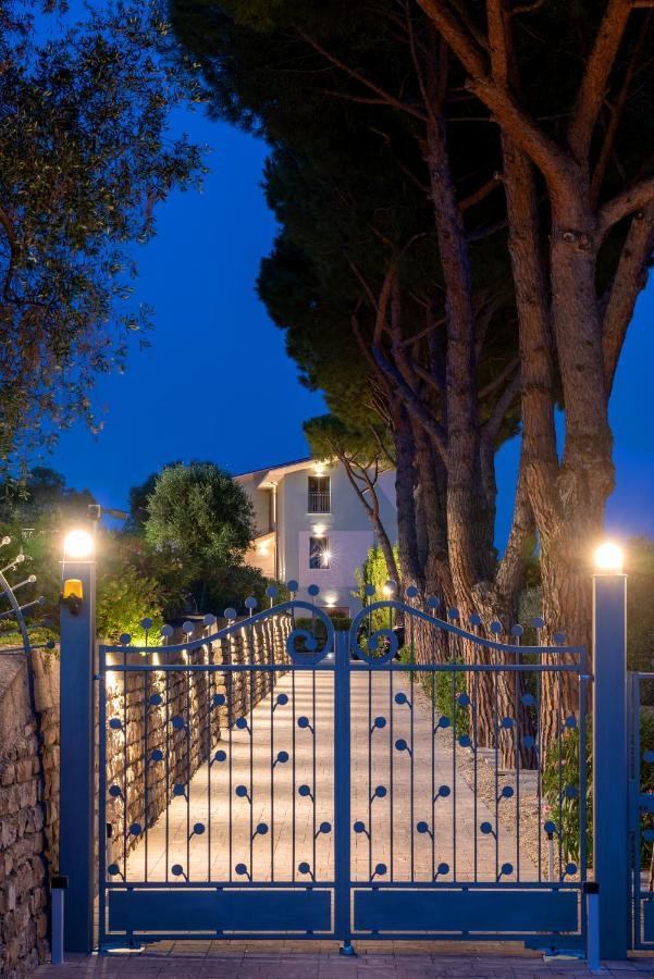 Villa Lea Imperia Exterior photo