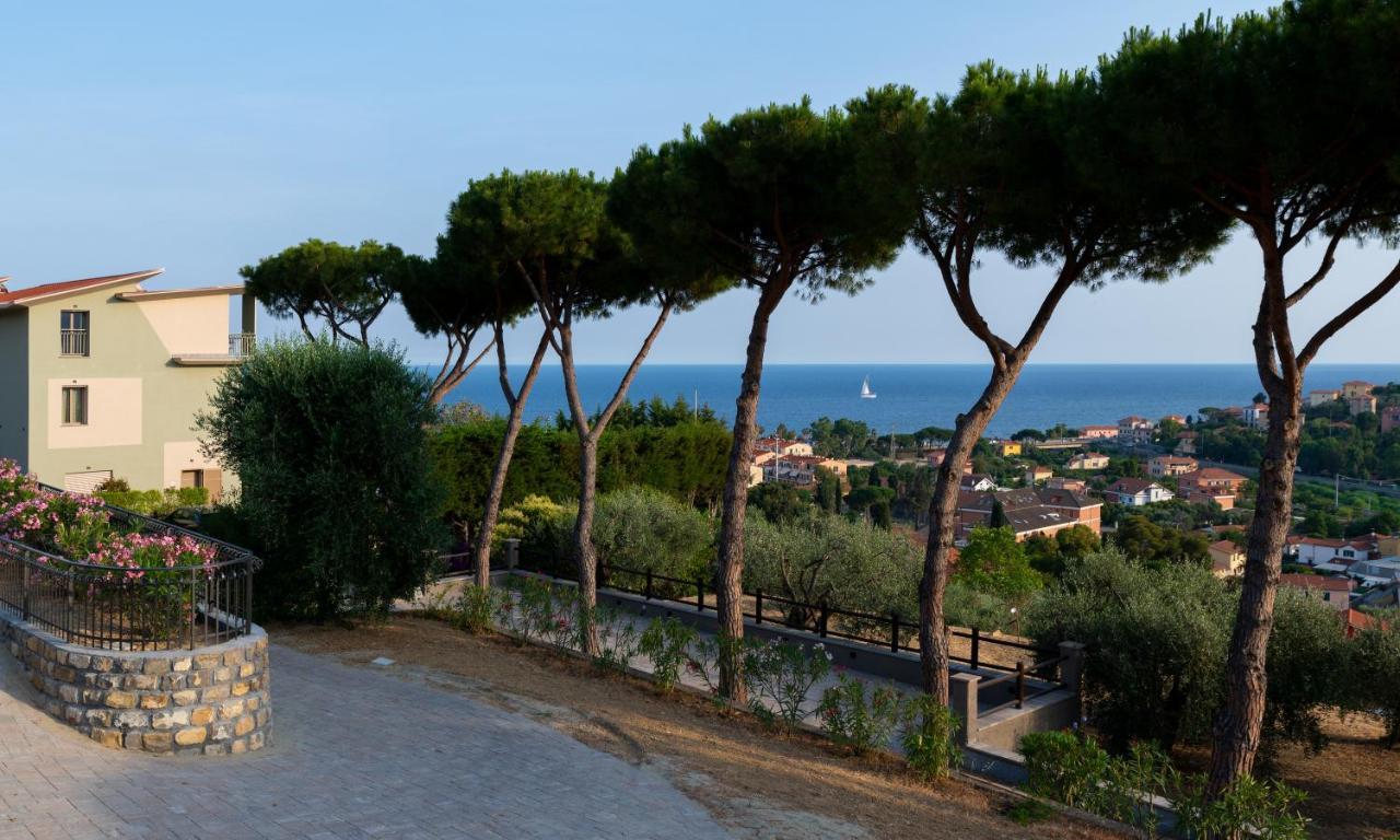 Villa Lea Imperia Exterior photo
