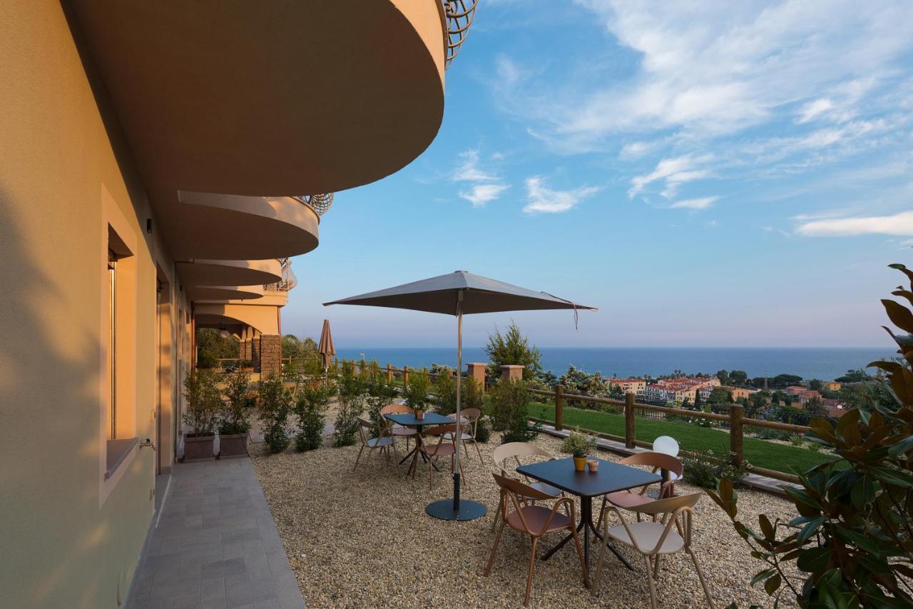 Villa Lea Imperia Exterior photo
